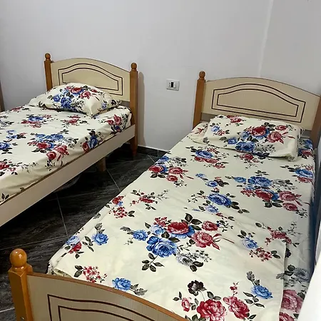 Shengjin Apartments *