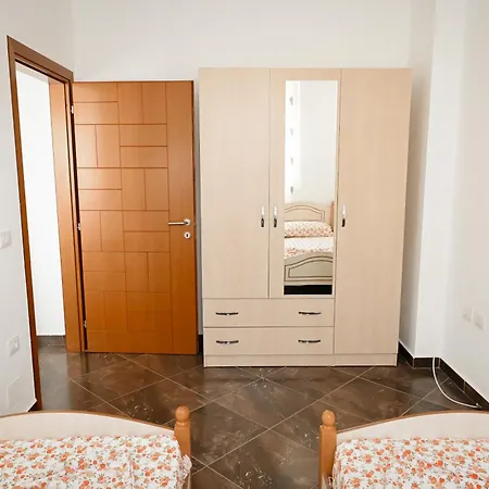Shengjin Apartments