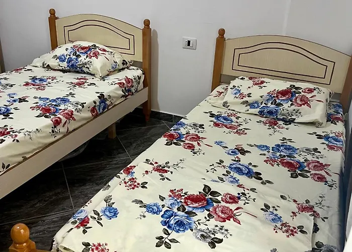 Shengjin Apartments *