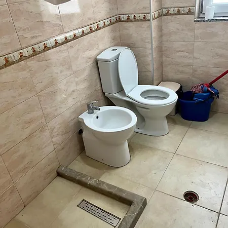 Shengjin Apartments *