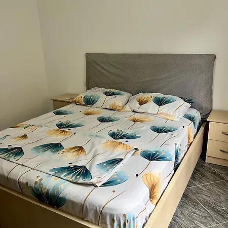 Апартаменты Shengjin Apartments *